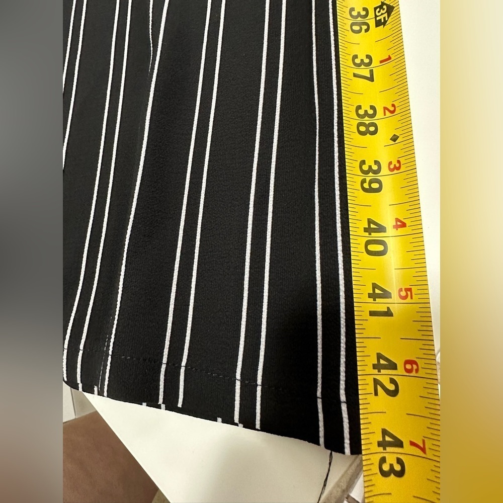 Iris Black And White Stripped Loose Pants Size Medium - Picture 6 of 8